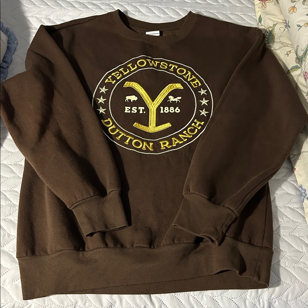 Yellowstone Dutton Ranch Brown Crewneck Embroidered Sweatshirt Unisex Medium